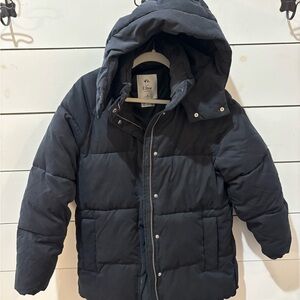 Abercrombie ultra puffer size med like new. Water resistant and very warm.